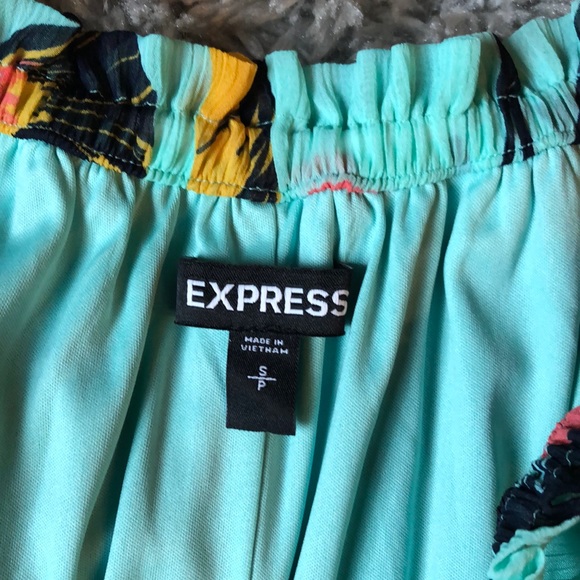 Express floral leaf maxi dress - Picture 4 of 7